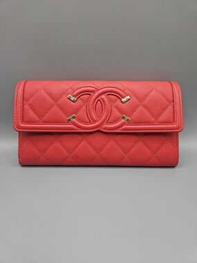 ❤️Caviar Quilted Large Filigree Gusset Flap Wallet Red❤️